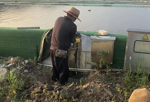 1760930334117807.jpg 伸缩缝堵漏7.jpg